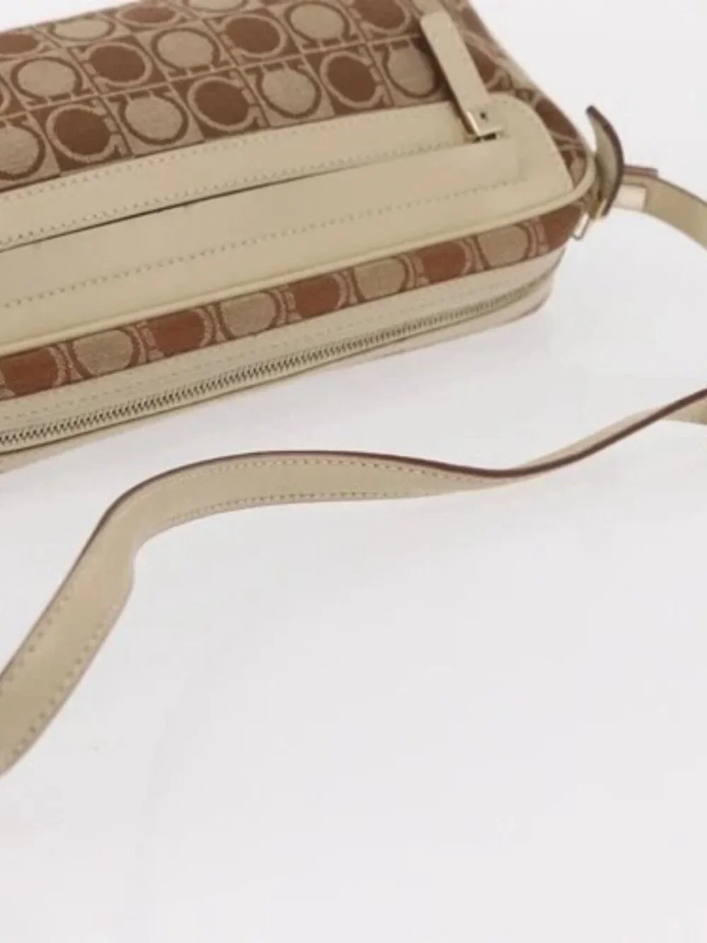 Salvatore Ferragamo Gancini Shoulder Bag Canvas Leather Beige Gold Auth BA7672